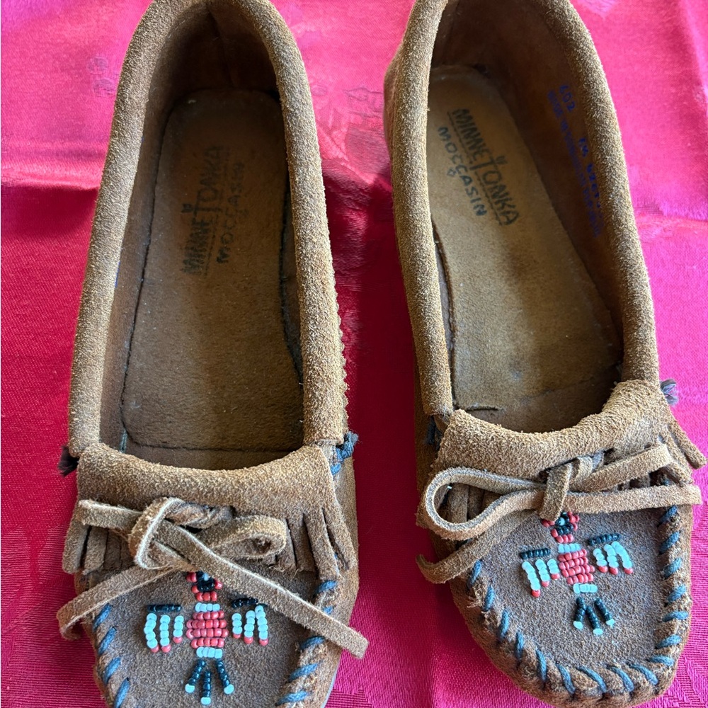 Minnetonka Tan Suede vintage Moccasins